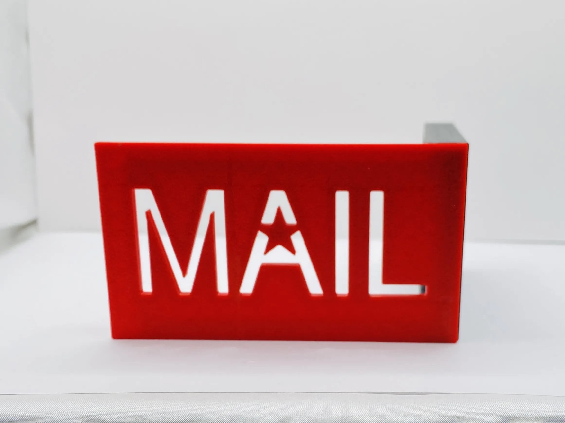 Front mount Mailbox flag with the word Mail on display