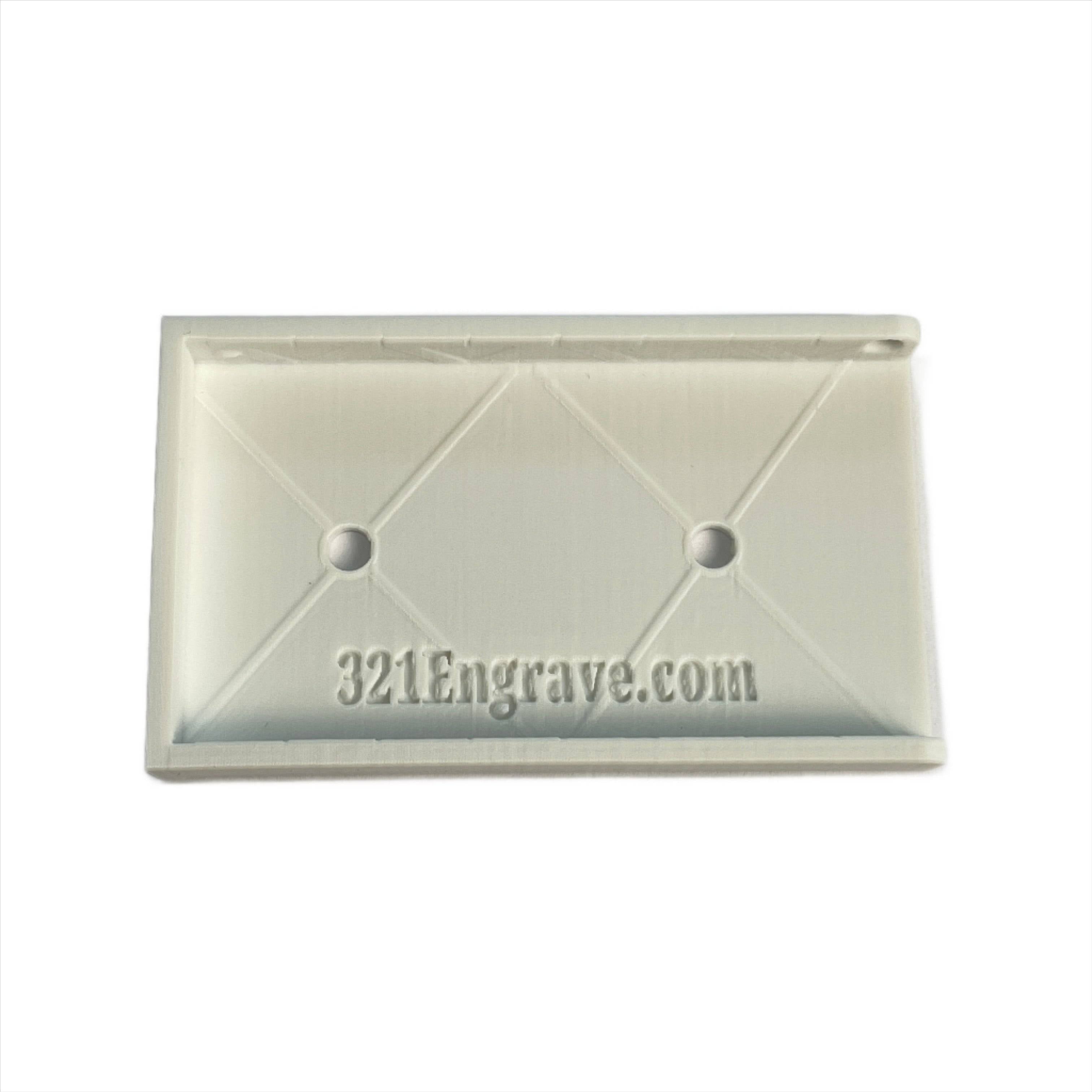 Use this white base plate to match or offset your mailbox flag for brick or stone mailboxes.