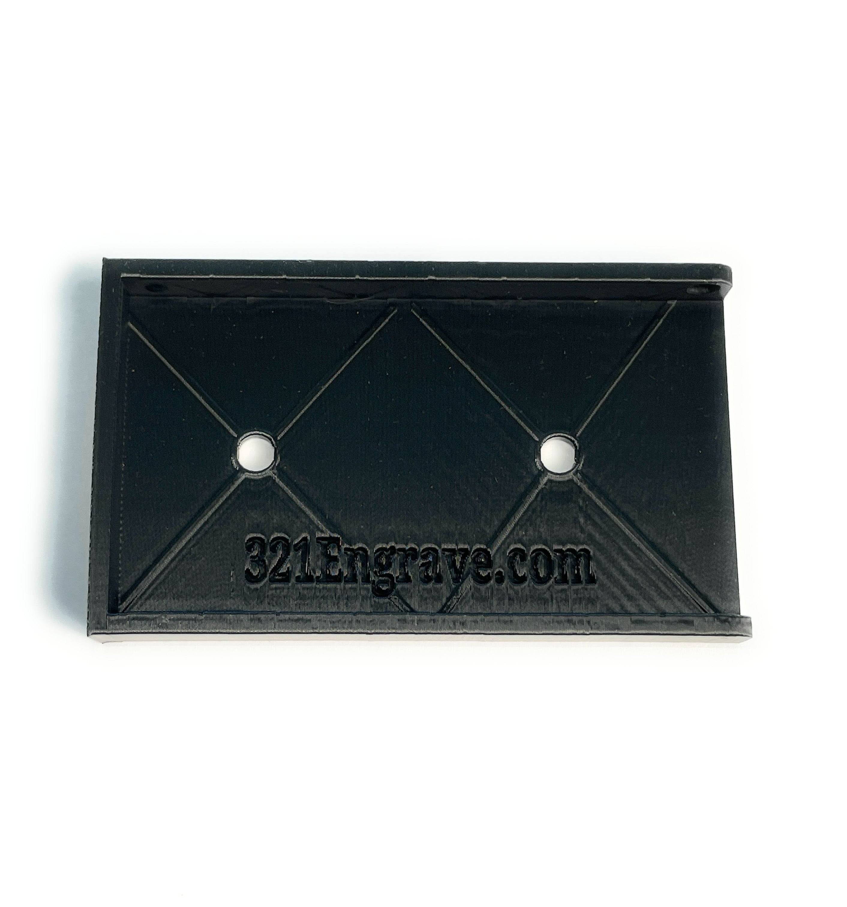 Use this black base plate to match or offset your mailbox flag for brick or stone mailboxes.