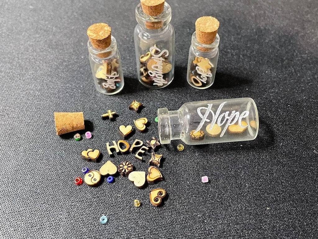 Give a little * Message in a Bottle - Unique Engraved Glass Keepsake